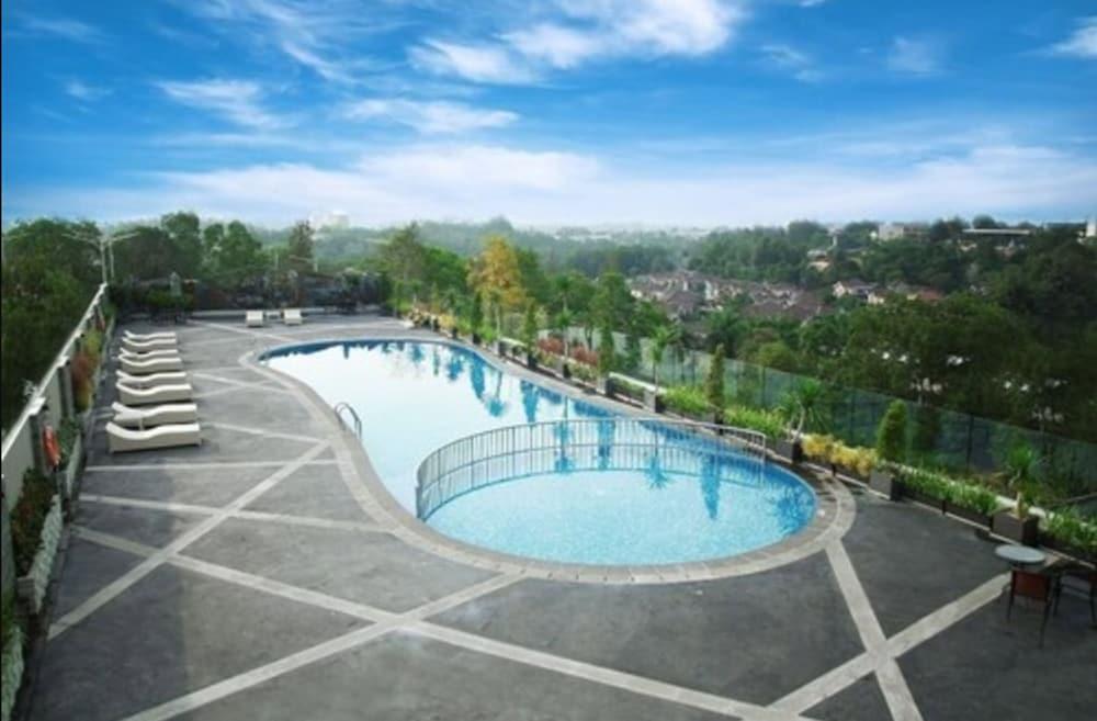 Platinum Hotel & Convention Hall Balikpapan Kültér fotó