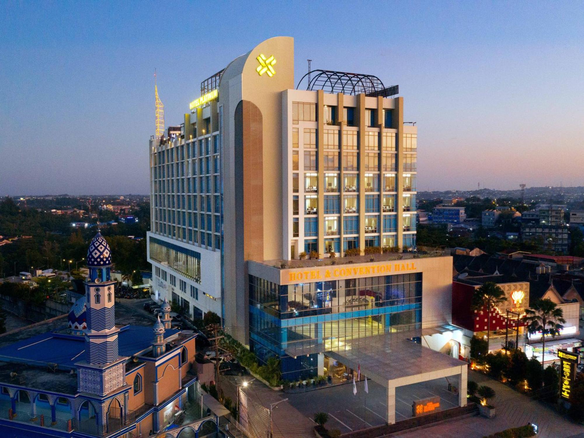 Platinum Hotel & Convention Hall Balikpapan Kültér fotó