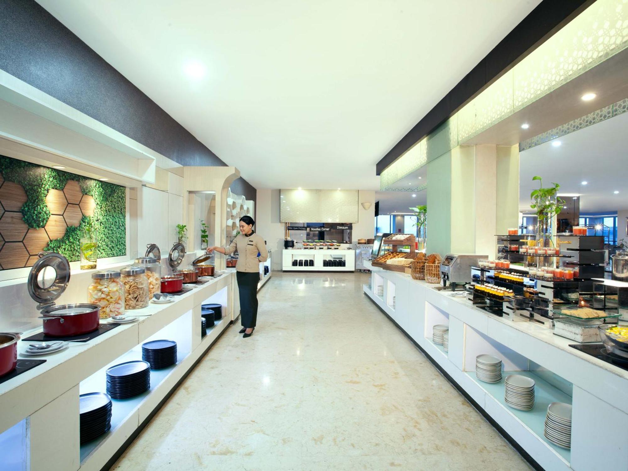 Platinum Hotel & Convention Hall Balikpapan Kültér fotó