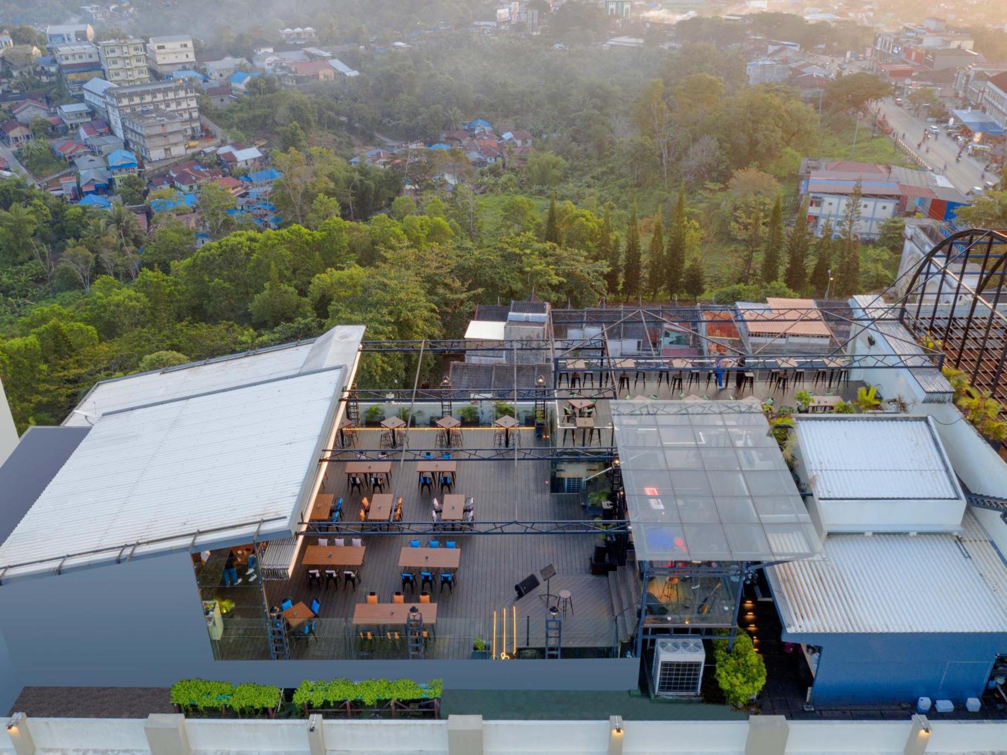 Platinum Hotel & Convention Hall Balikpapan Kültér fotó