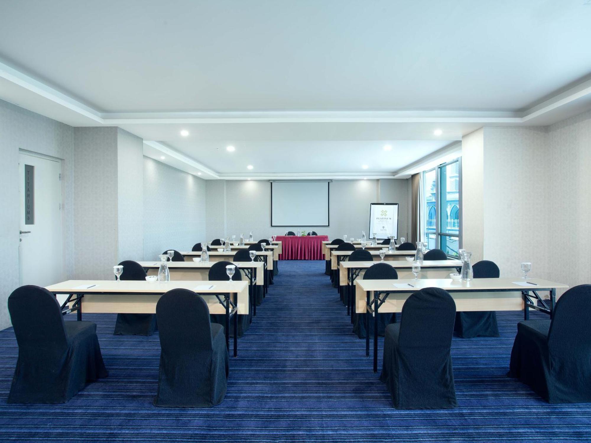 Platinum Hotel & Convention Hall Balikpapan Kültér fotó