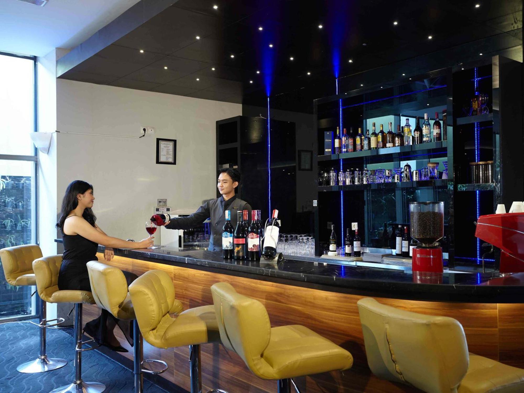 Platinum Hotel & Convention Hall Balikpapan Kültér fotó