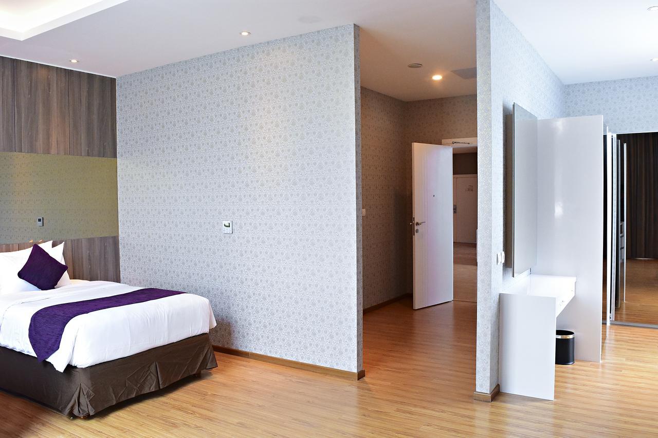 Platinum Hotel & Convention Hall Balikpapan Kültér fotó